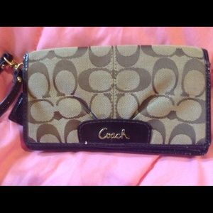 Coach wristlet wallet